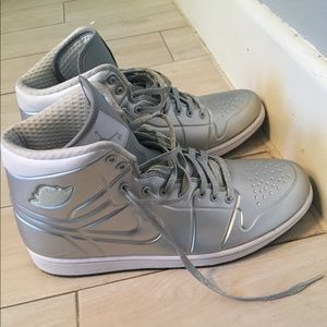 Air Jordan 1. Anodized Silver